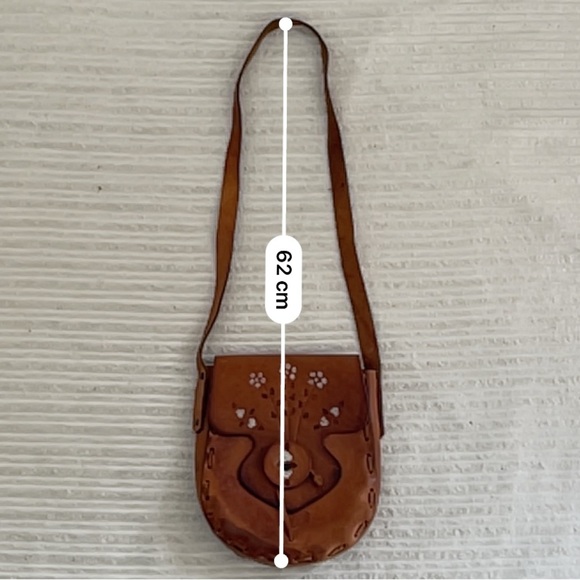 Vintage Boho Hippie Hand Tooled Leather Shoulder Bag - Picture 5 of 7